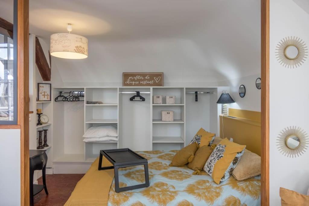 Le Sainte Anne *Studio* Apartment Orleans Exterior photo