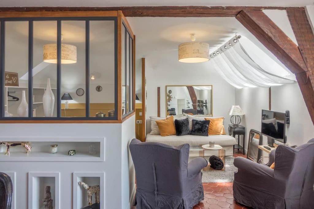 Le Sainte Anne *Studio* Apartment Orleans Exterior photo