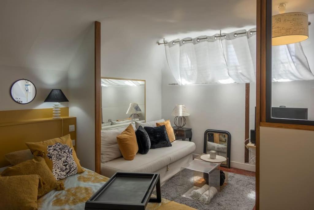 Le Sainte Anne *Studio* Apartment Orleans Exterior photo