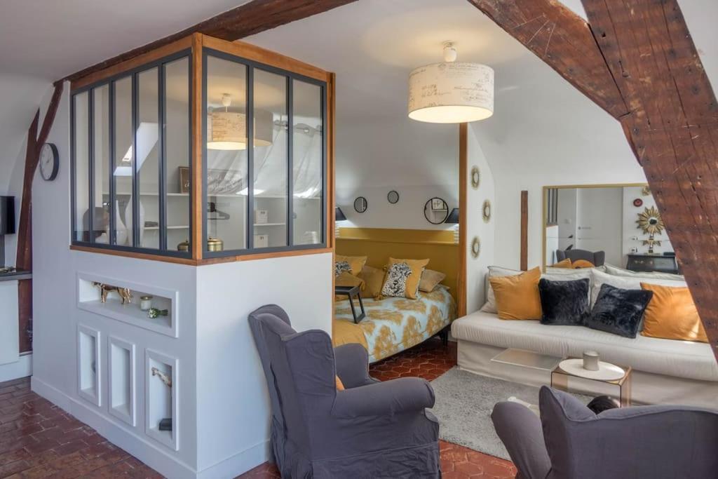 Le Sainte Anne *Studio* Apartment Orleans Exterior photo