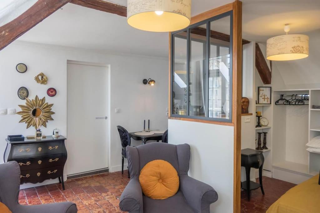 Le Sainte Anne *Studio* Apartment Orleans Exterior photo